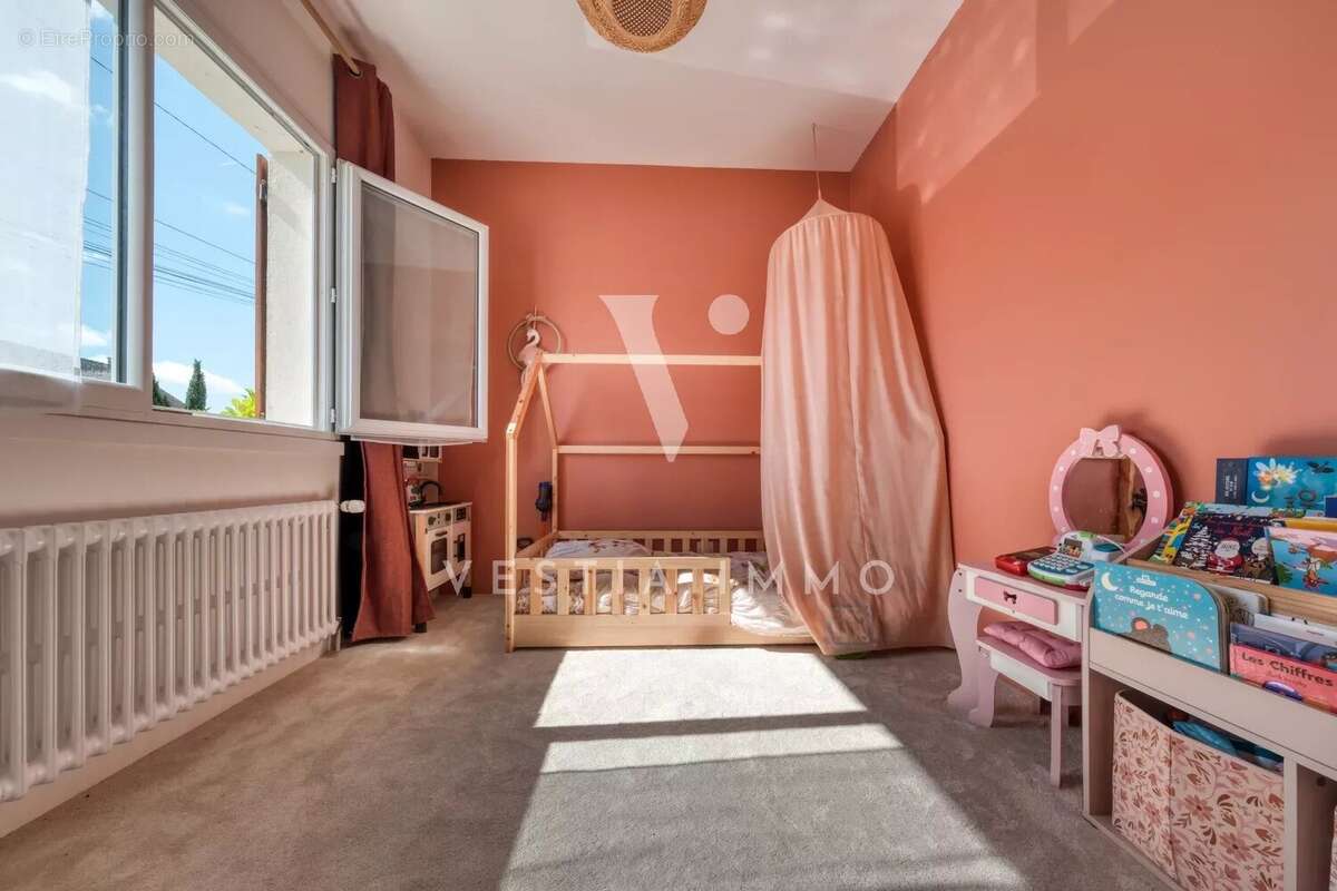 Maison à SAINT-ARNOULT-EN-YVELINES