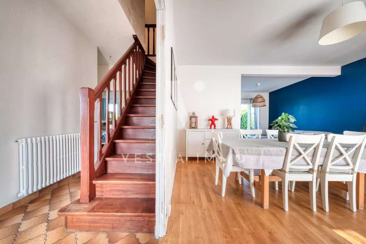 Maison à SAINT-ARNOULT-EN-YVELINES