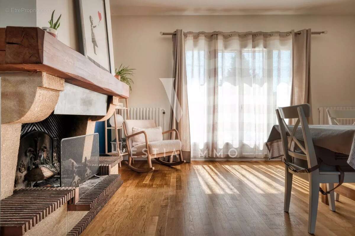 Maison à SAINT-ARNOULT-EN-YVELINES