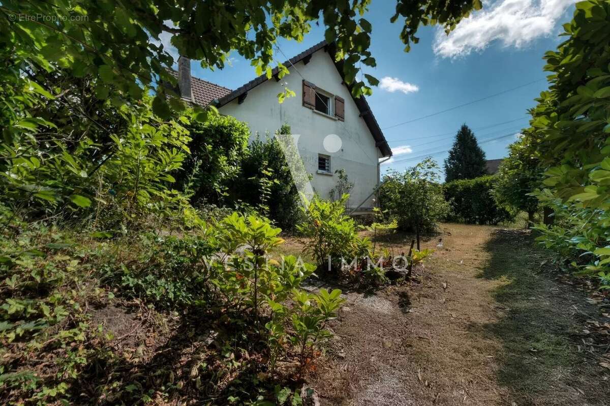 Maison à SAINT-ARNOULT-EN-YVELINES