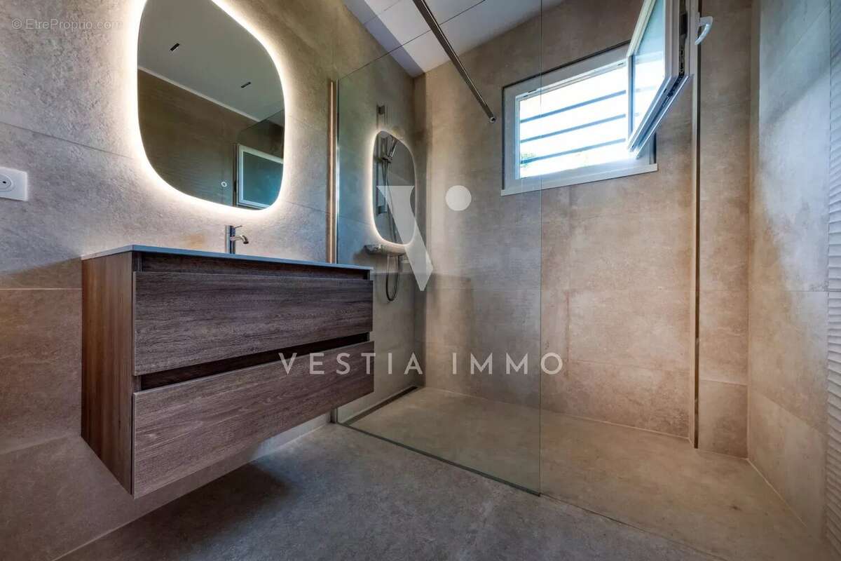 Maison à SAINT-ARNOULT-EN-YVELINES