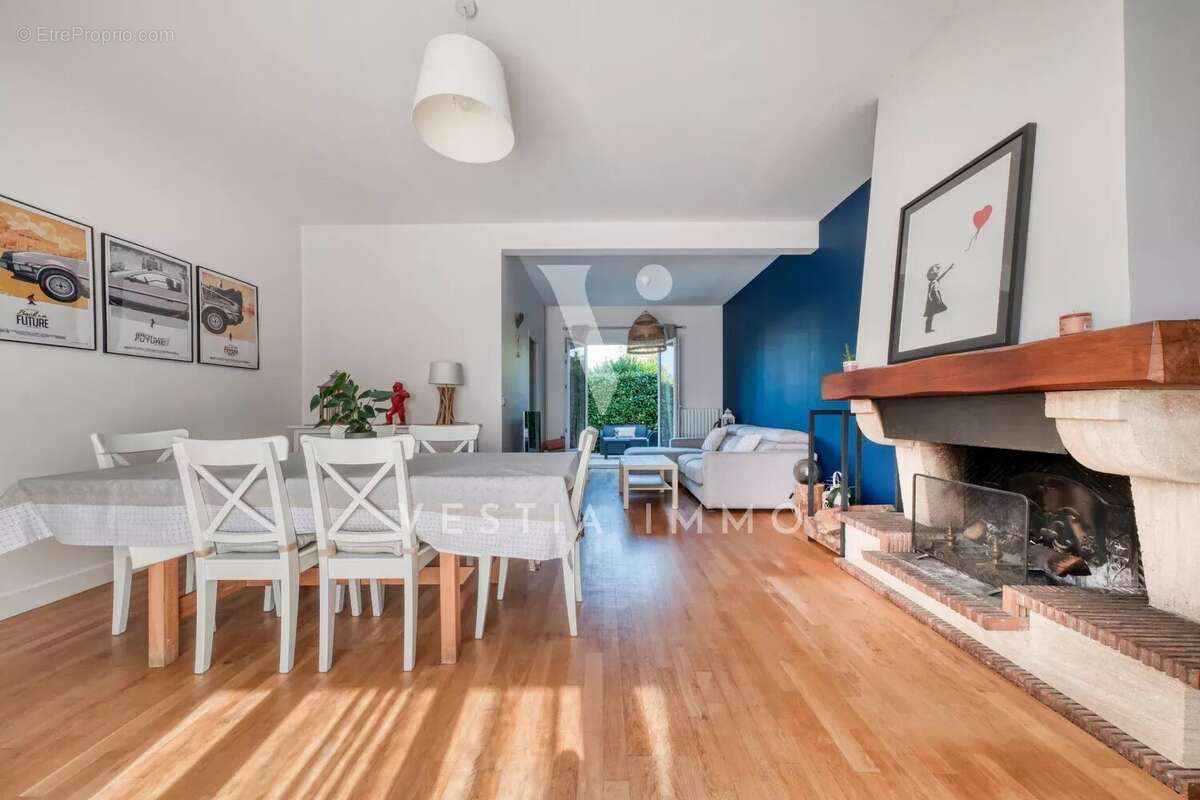 Maison à SAINT-ARNOULT-EN-YVELINES