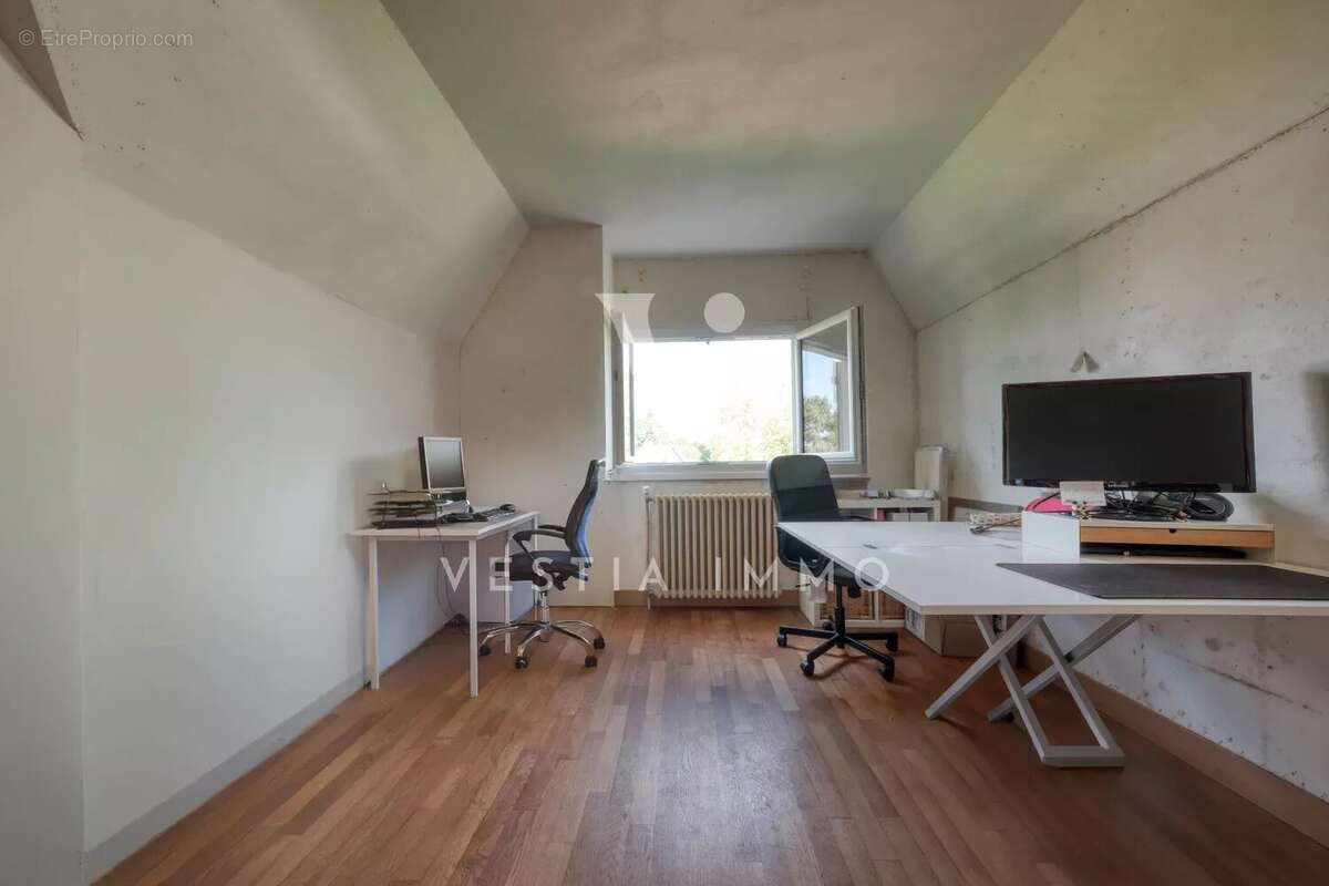 Maison à SAINT-ARNOULT-EN-YVELINES