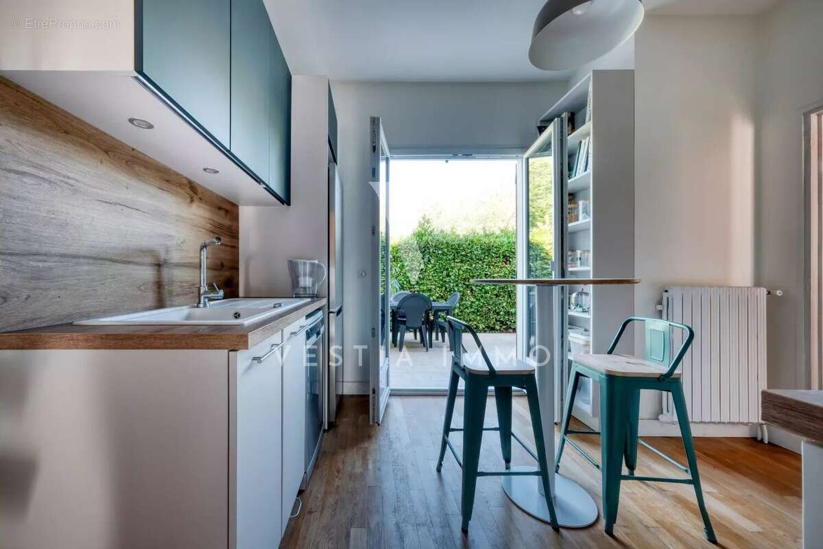 Maison à SAINT-ARNOULT-EN-YVELINES