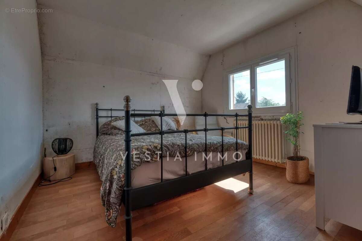 Maison à SAINT-ARNOULT-EN-YVELINES