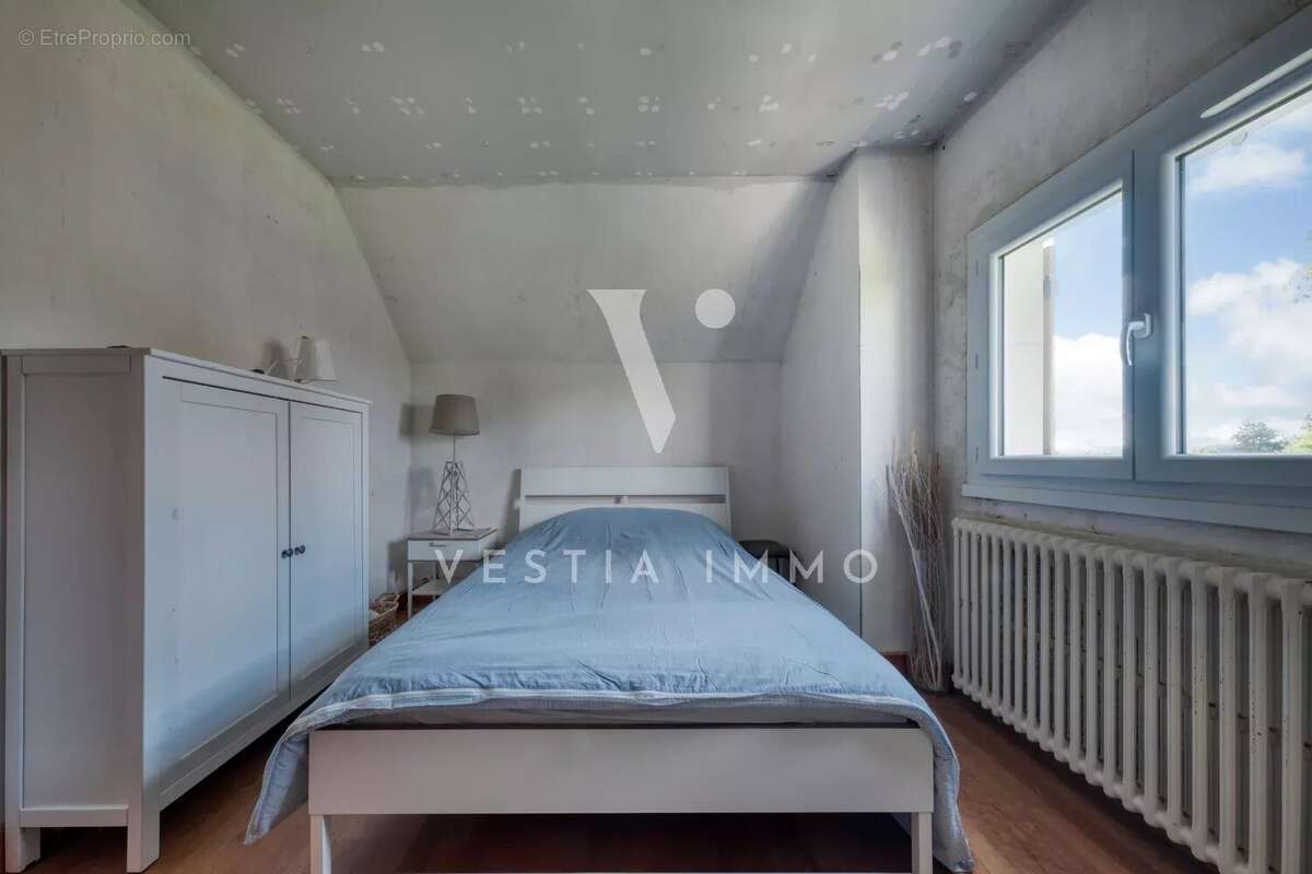 Maison à SAINT-ARNOULT-EN-YVELINES