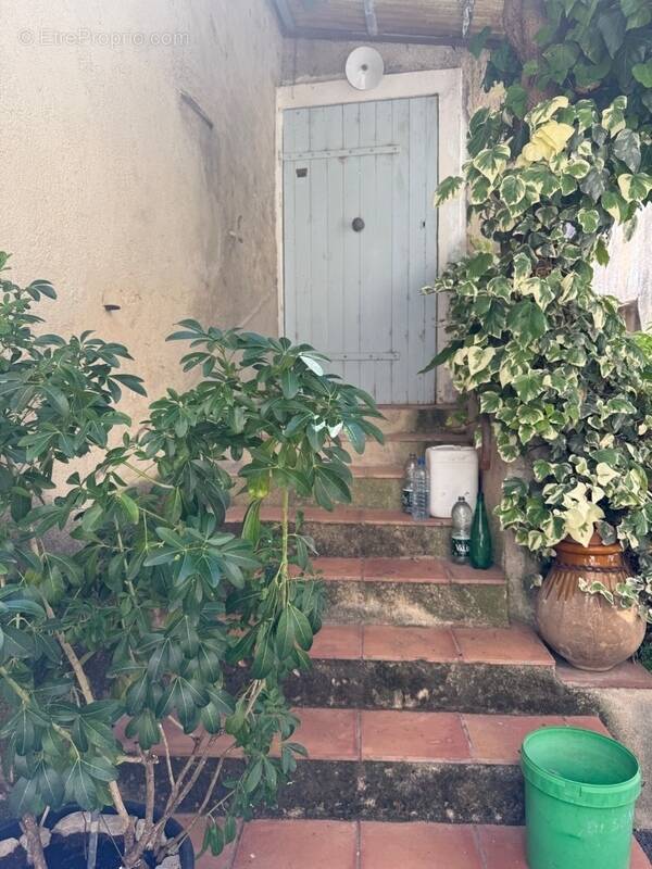 Maison à CABRIERES-D&#039;AIGUES