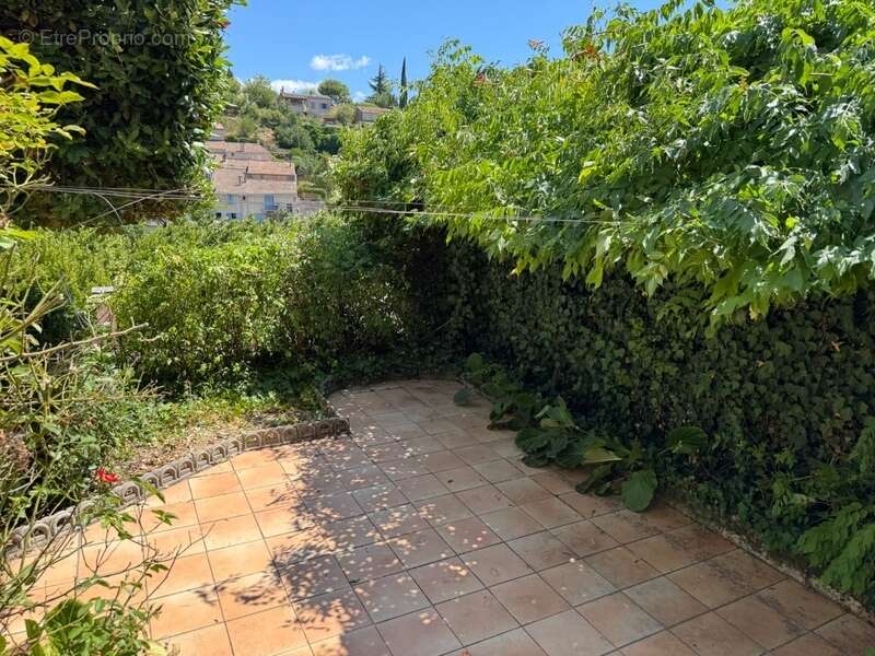 Maison à CABRIERES-D&#039;AIGUES