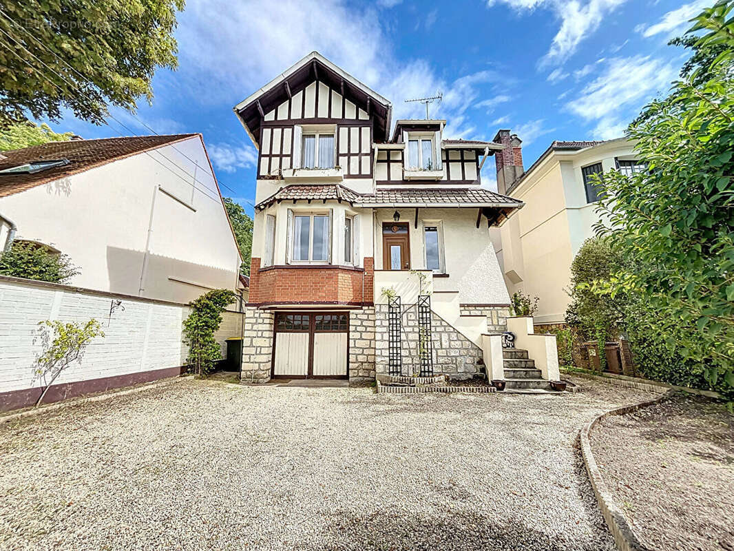 Maison à LE VESINET