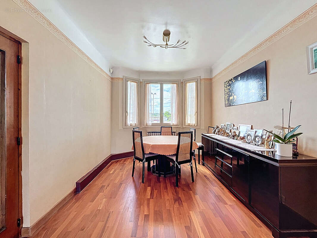 Maison à LE VESINET