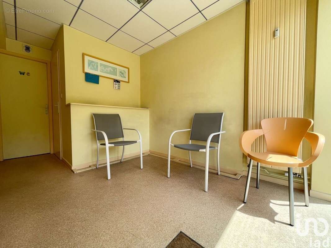 Photo 3 - Commerce à JARRIE