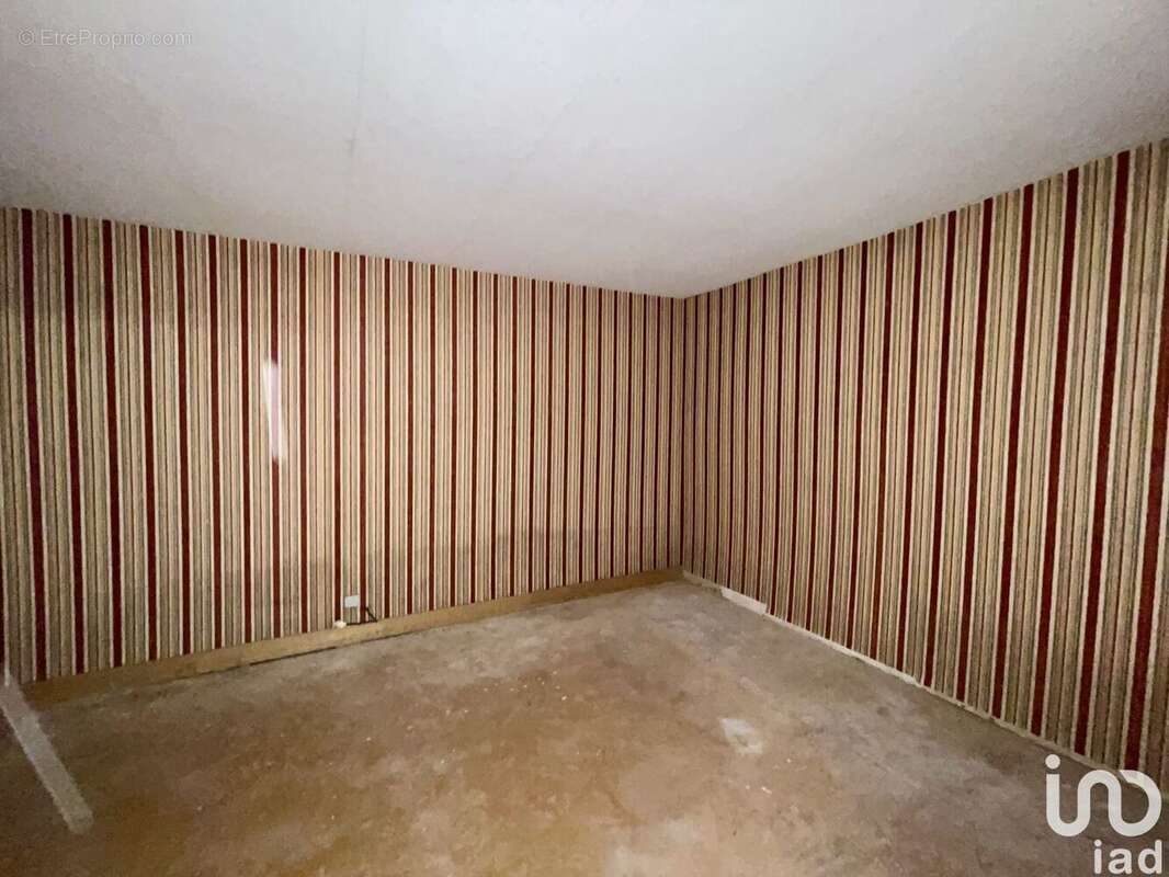 Photo 8 - Commerce à JARRIE