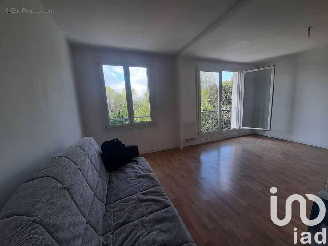 Photo 2 - Appartement à ROMILLY-SUR-SEINE