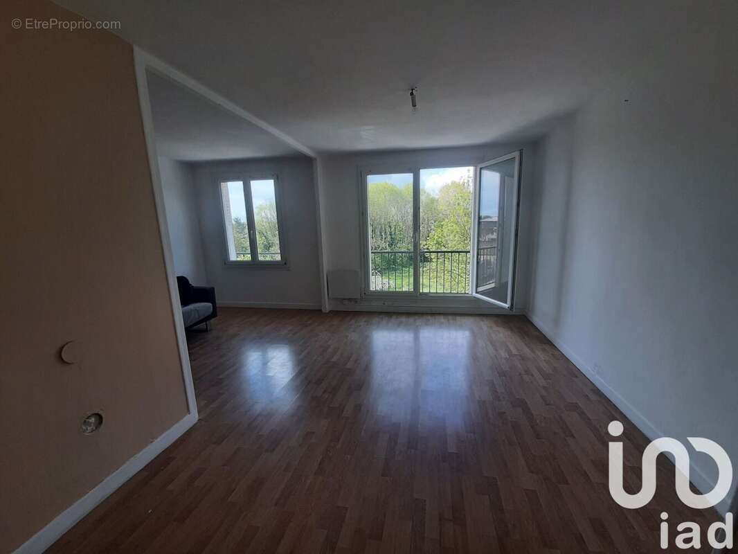 Photo 3 - Appartement à ROMILLY-SUR-SEINE