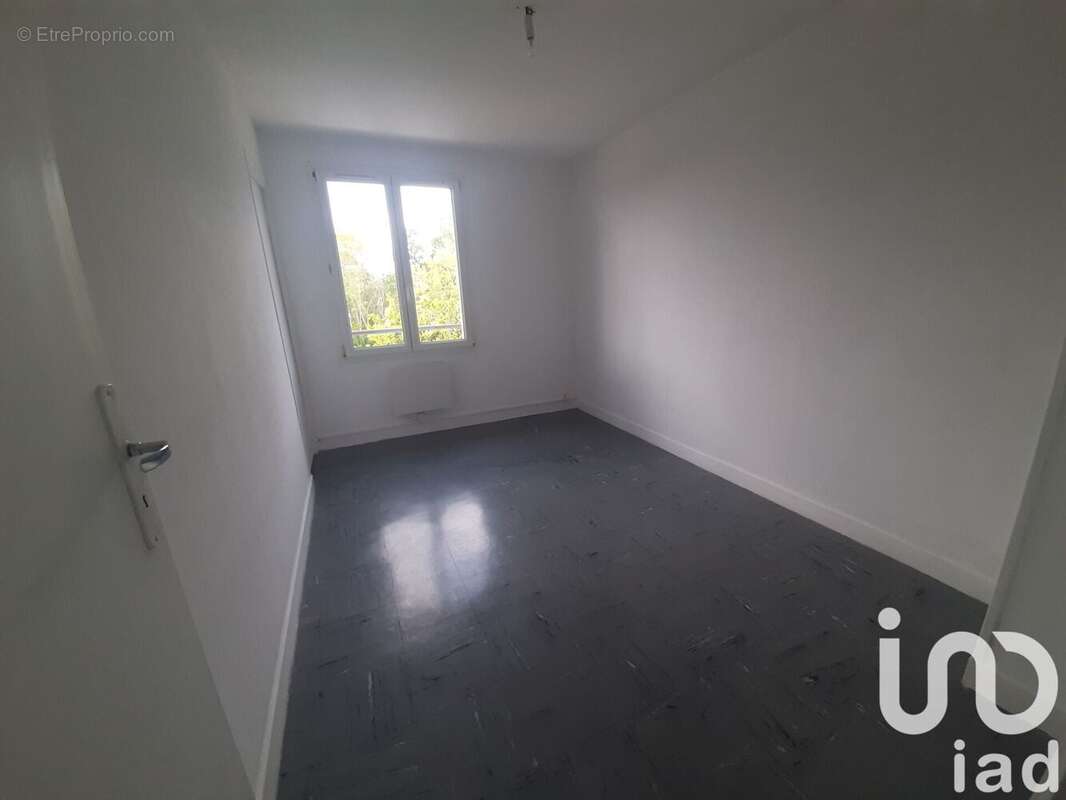 Photo 9 - Appartement à ROMILLY-SUR-SEINE