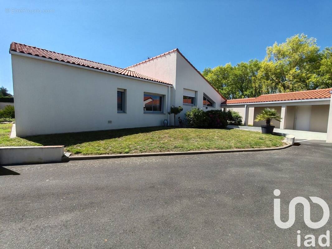 Photo 1 - Maison à LE MAY-SUR-EVRE