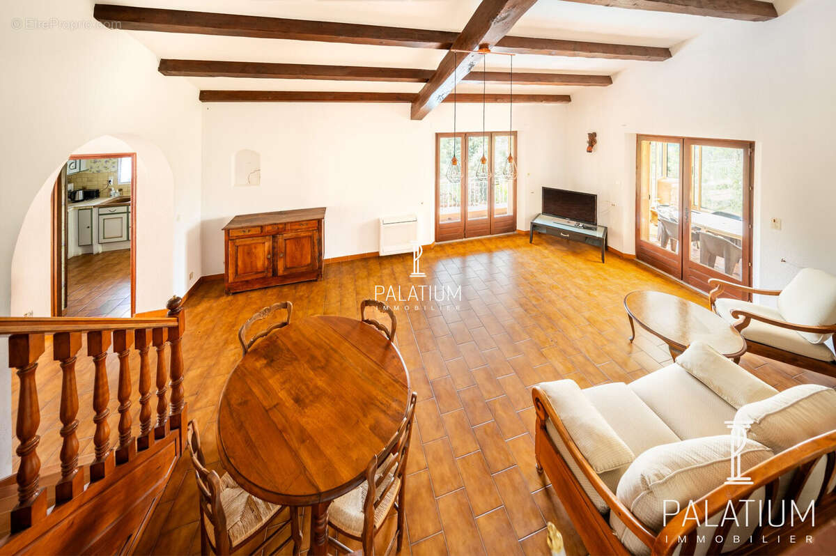 Maison à ESPARRON-DE-VERDON