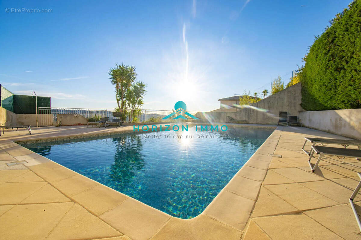 Maison à SAINT-LAURENT-DU-VAR