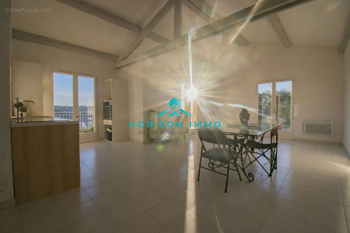 Maison à SAINT-LAURENT-DU-VAR