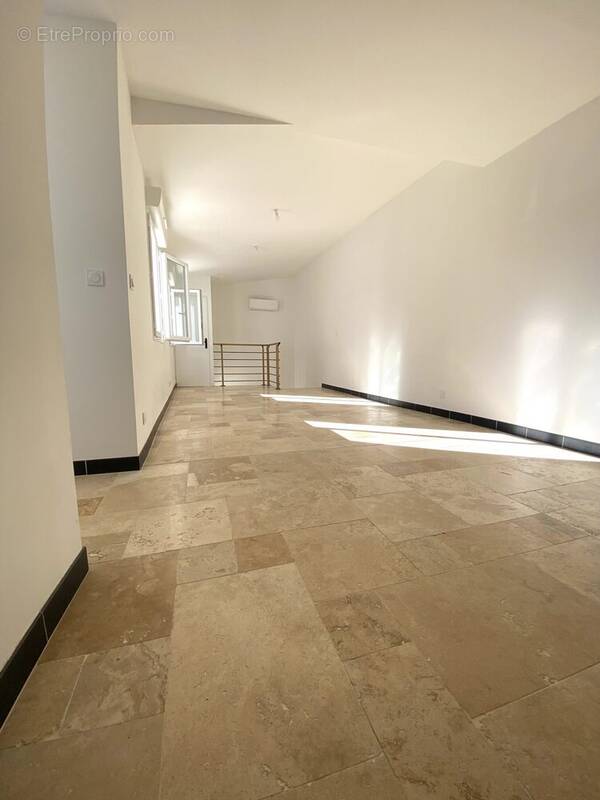 Appartement à SAINT-BRES