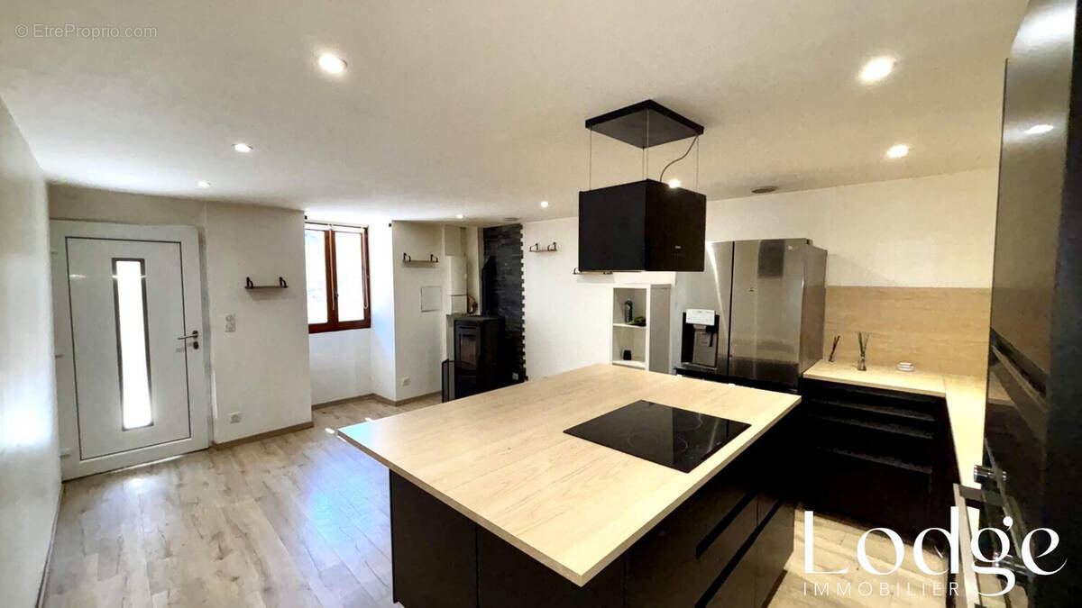 Maison à VILLAR-SAINT-PANCRACE