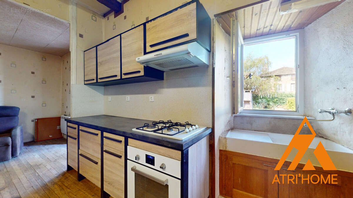 Maison à SAINT-SANTIN-CANTALES