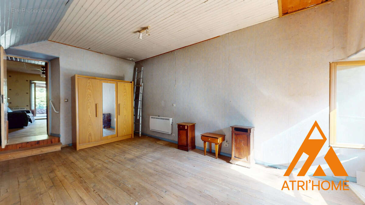 Maison à SAINT-SANTIN-CANTALES