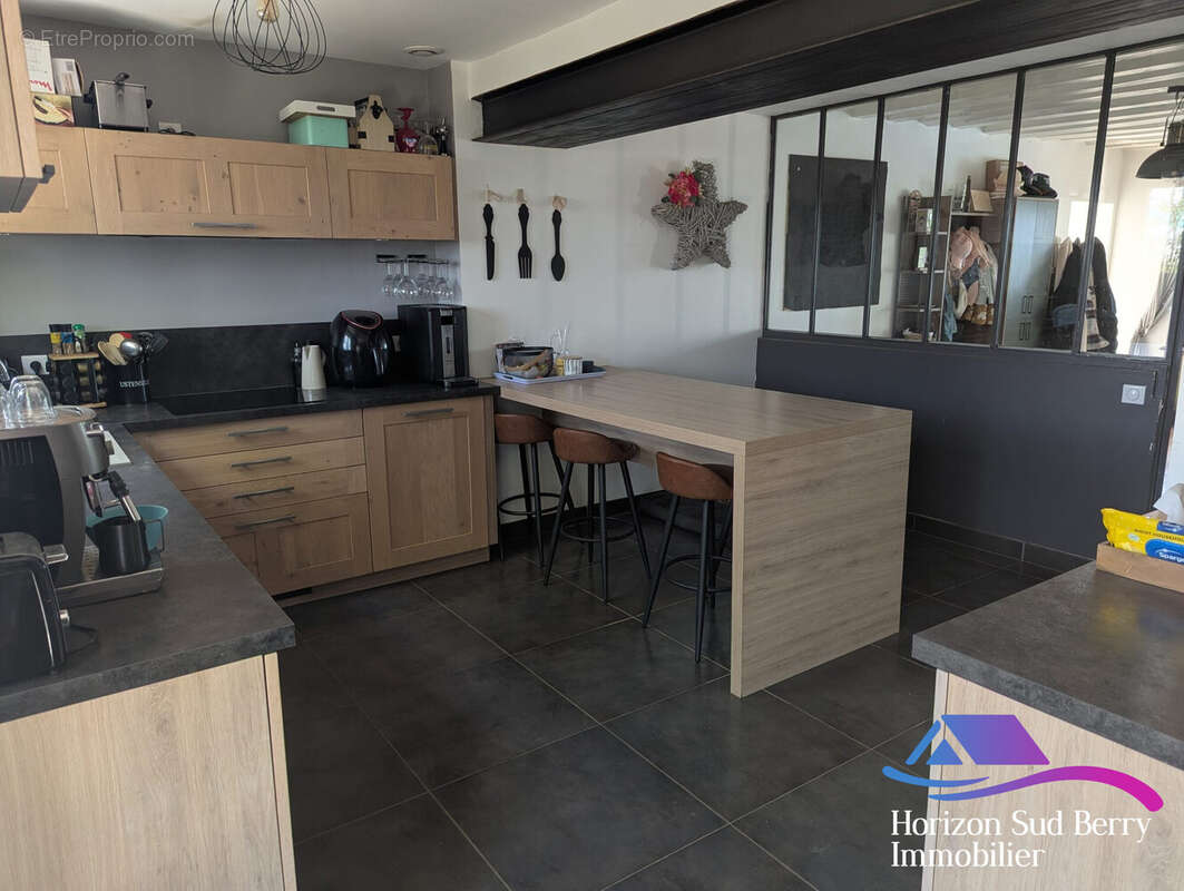 Cuisine A/E - Maison à MONTIPOURET