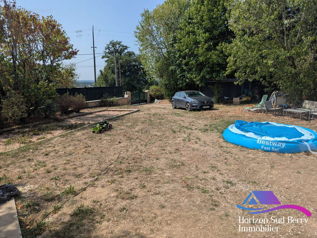 Jardin - Maison à MONTIPOURET