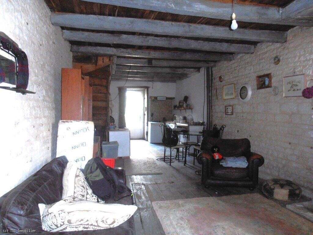 Maison à SAUZE-VAUSSAIS