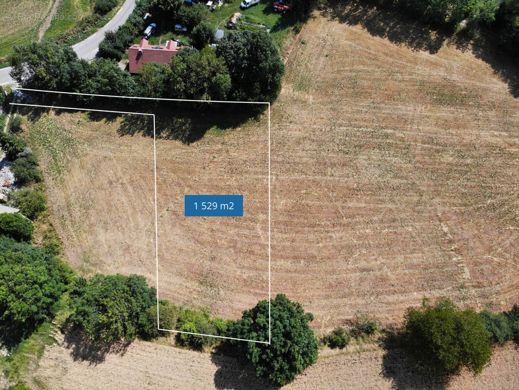 Terrain à SAINT-MICHEL-DE-CHAILLOL