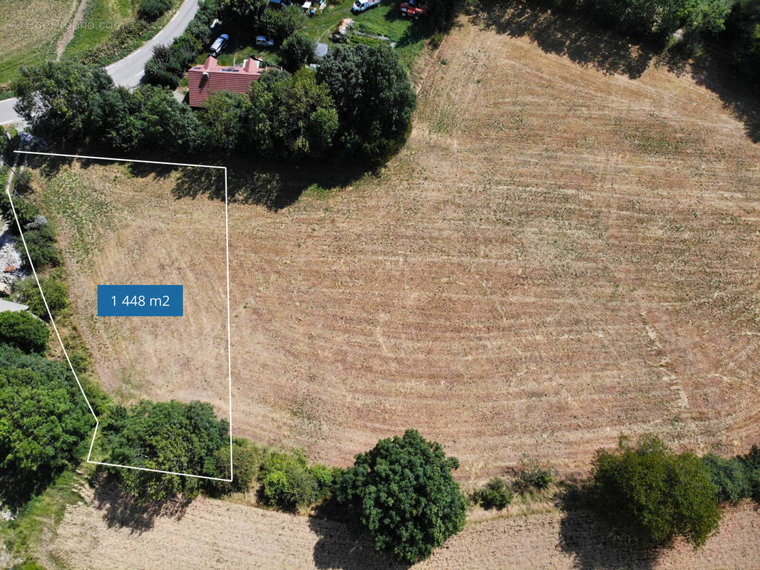 Terrain à SAINT-MICHEL-DE-CHAILLOL