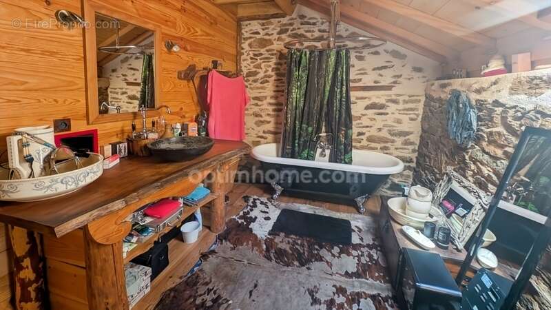 Maison à SAVIGNAC-LEDRIER