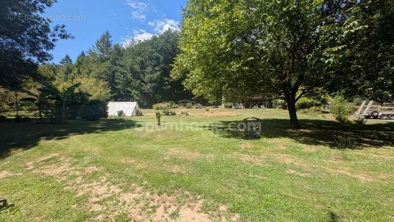 Maison à SAVIGNAC-LEDRIER