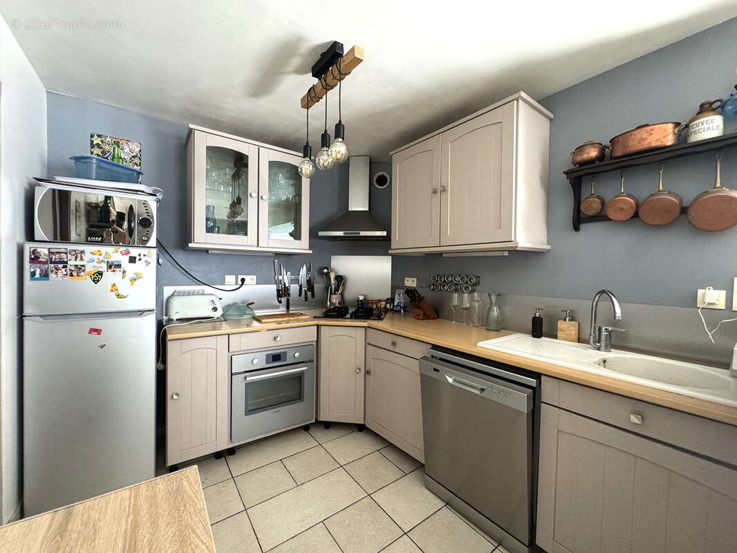 Maison à SAINT-GENES-CHAMPANELLE