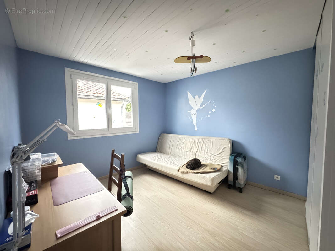 Maison à SAINT-GENES-CHAMPANELLE