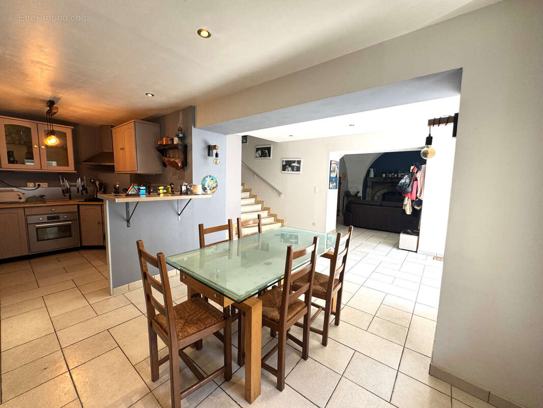 Maison à SAINT-GENES-CHAMPANELLE