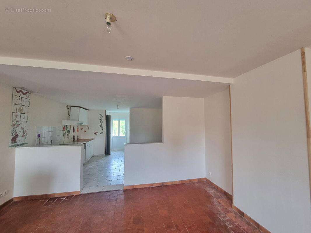 Appartement à ETEIGNIERES