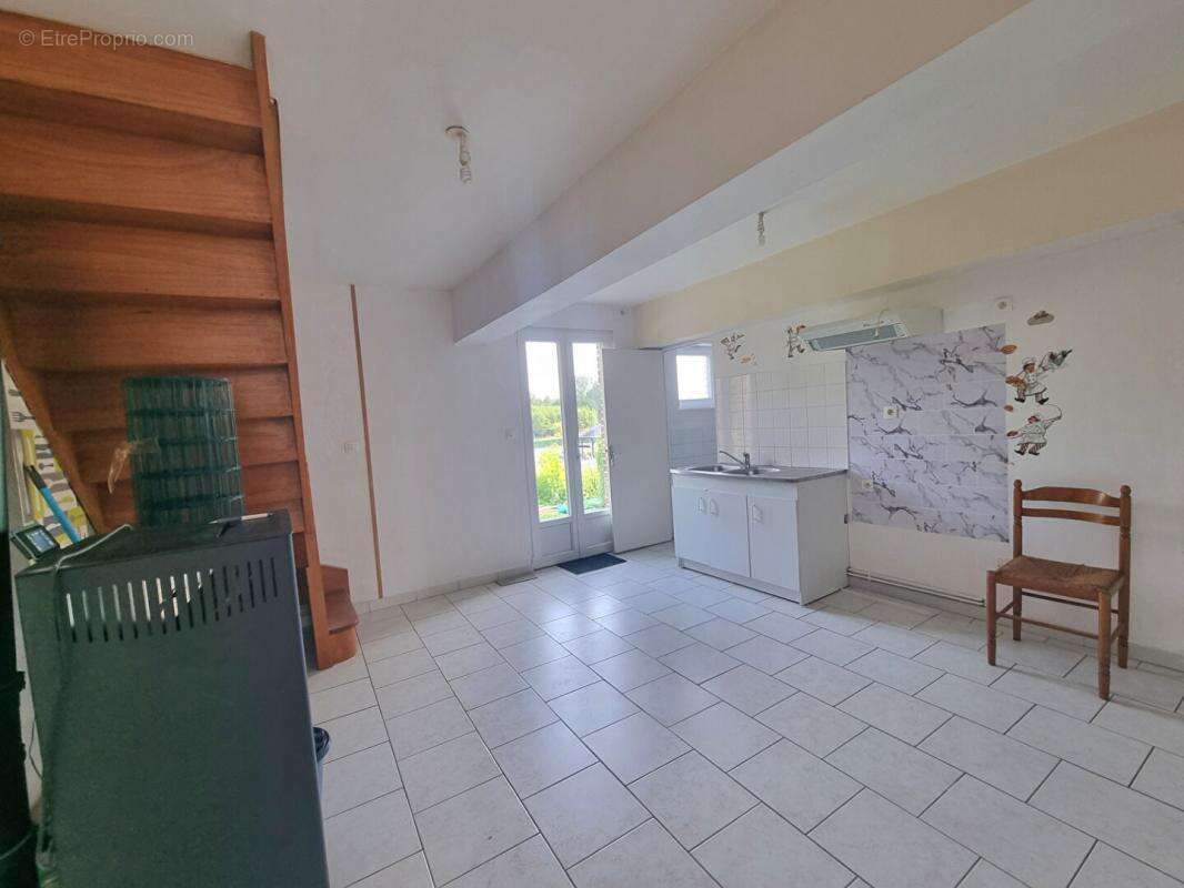 Appartement à ETEIGNIERES