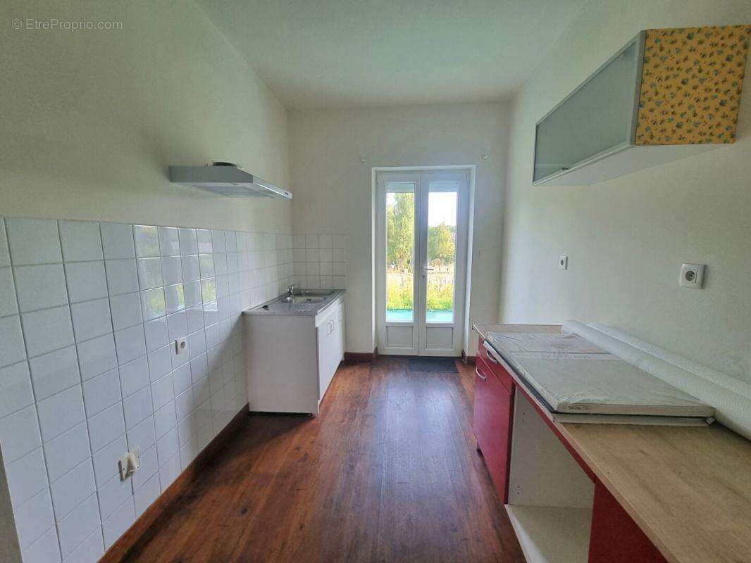 Appartement à ETEIGNIERES