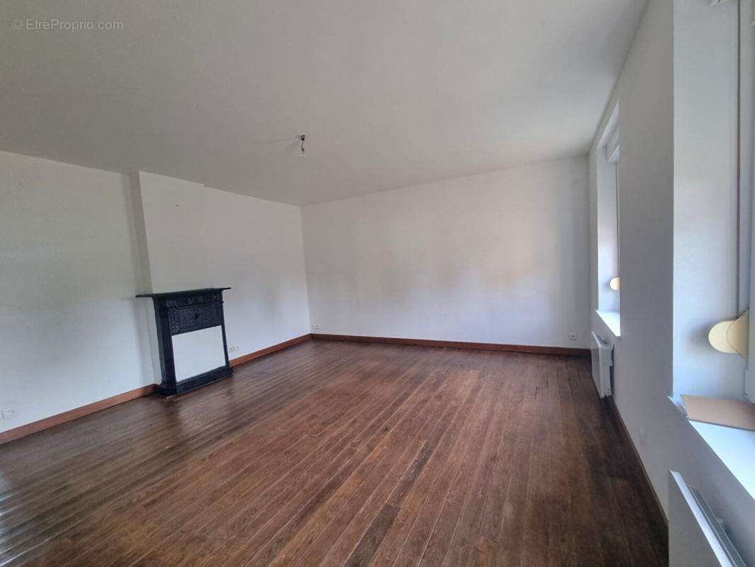 Appartement à ETEIGNIERES