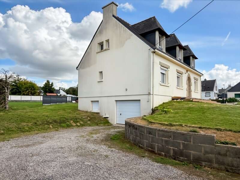 Maison à NOYAL-PONTIVY