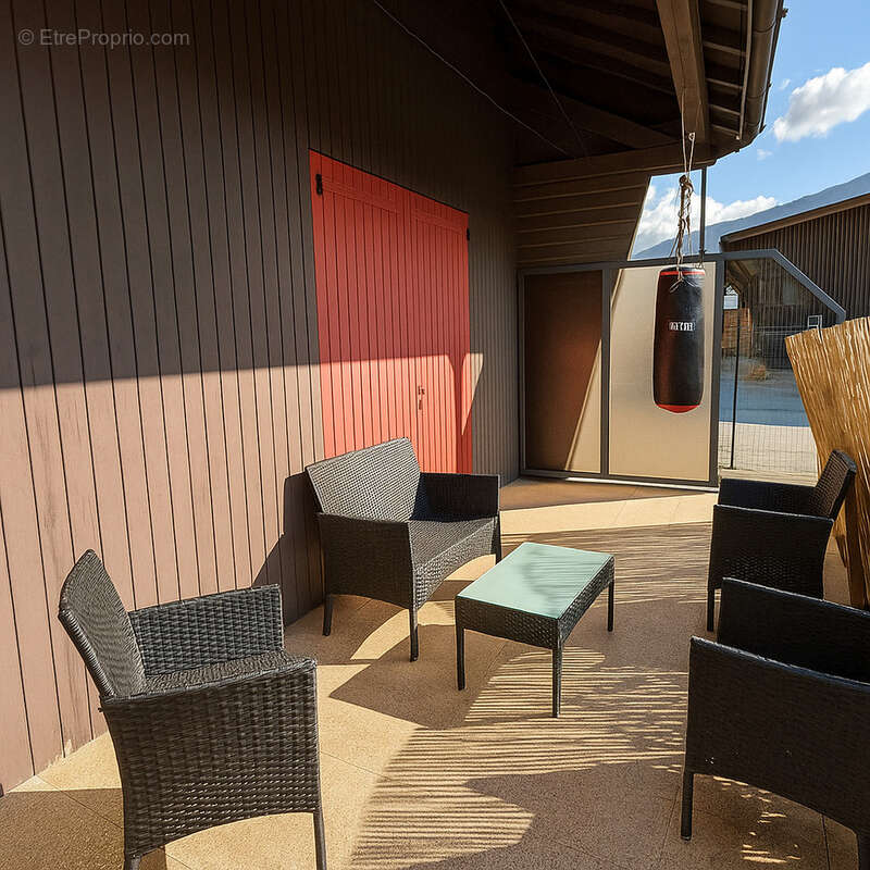 Appartement à PERON