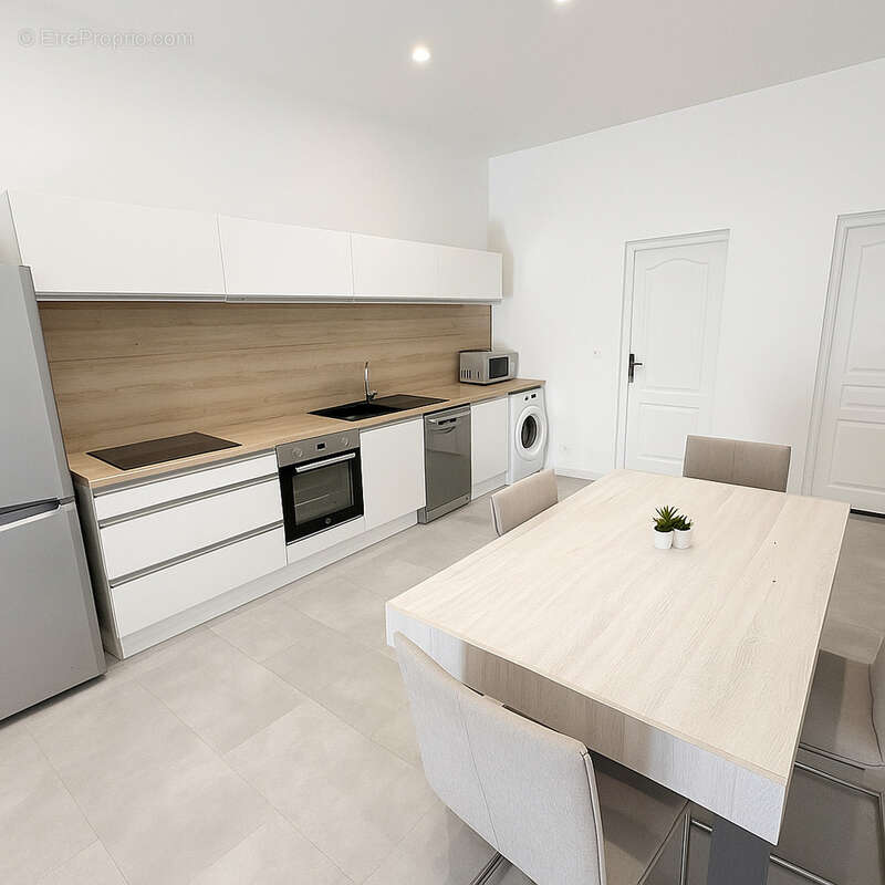 Appartement à PERON