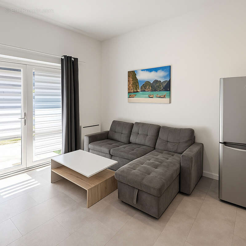 Appartement à PERON