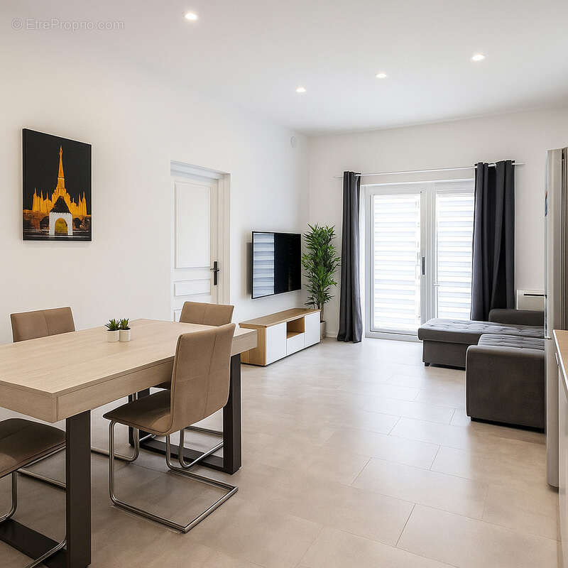 Appartement à PERON