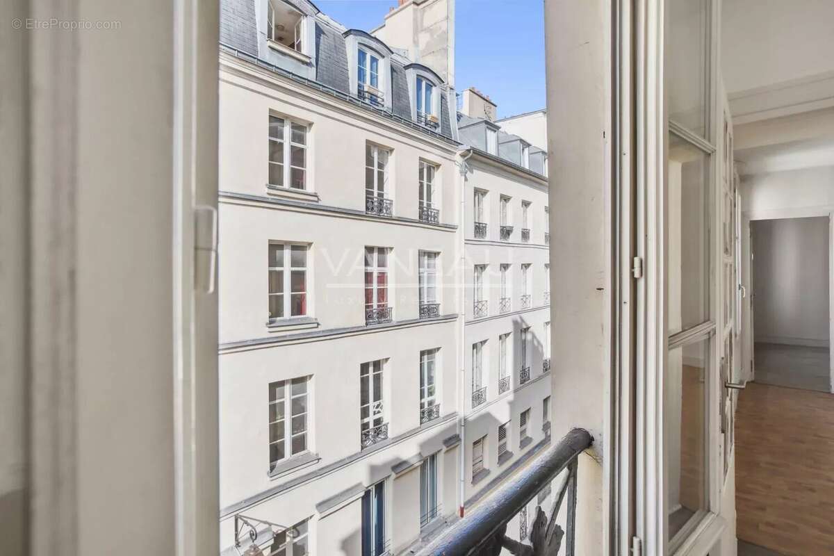 Appartement à PARIS-2E