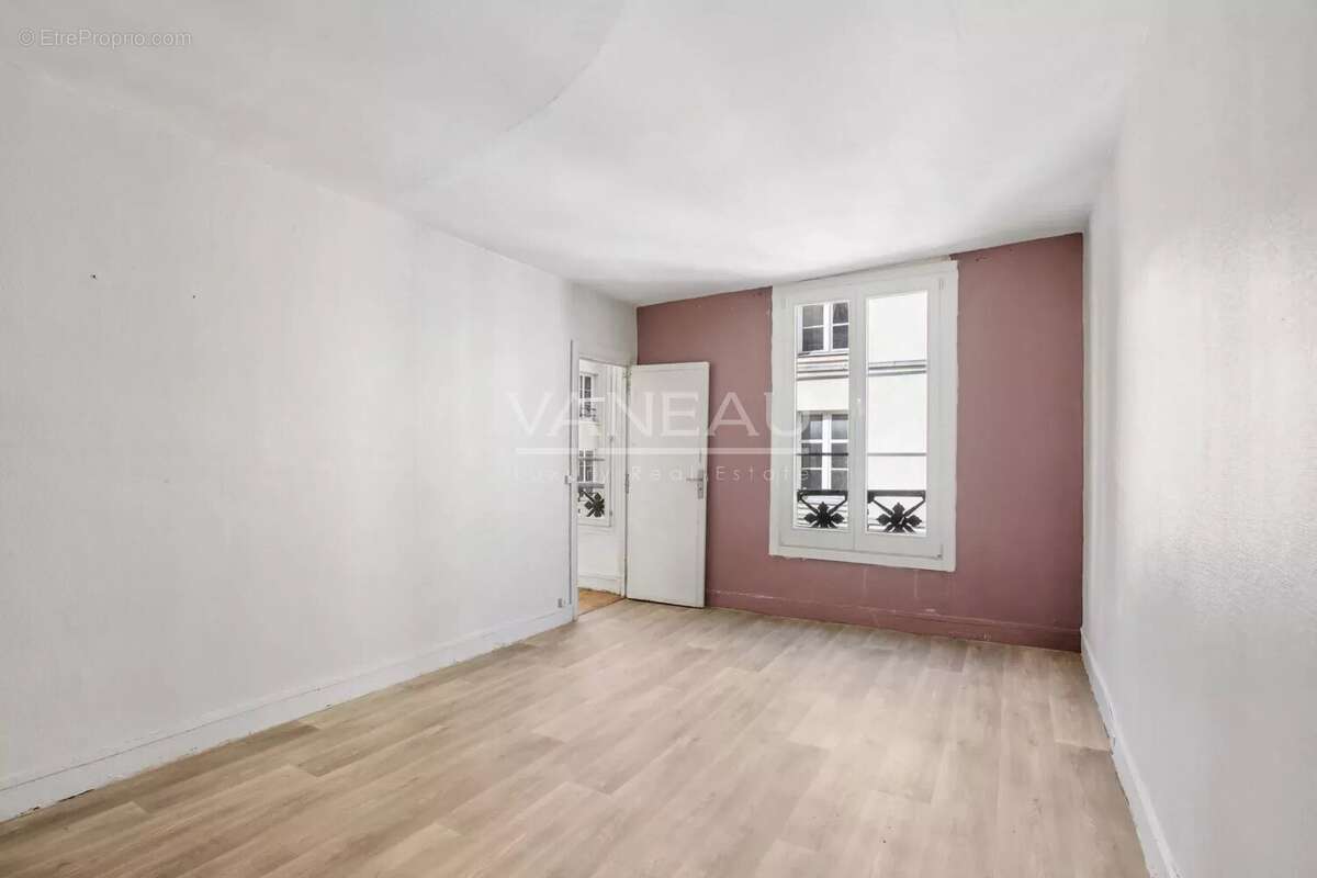 Appartement à PARIS-2E