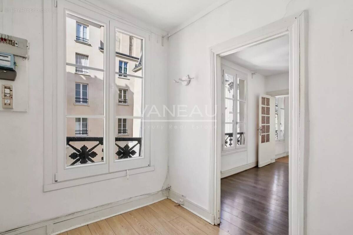 Appartement à PARIS-2E