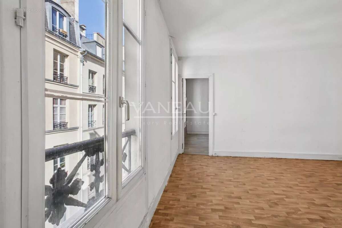 Appartement à PARIS-2E